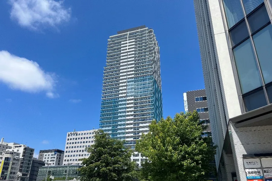 【現場取材レポート】1階テナントや園児のお昼寝タイムにも配慮！ 〜8・3スクエア ディーグラフォート札幌ステーションタワー/北海道札幌市　第1回大規模修繕工事〜