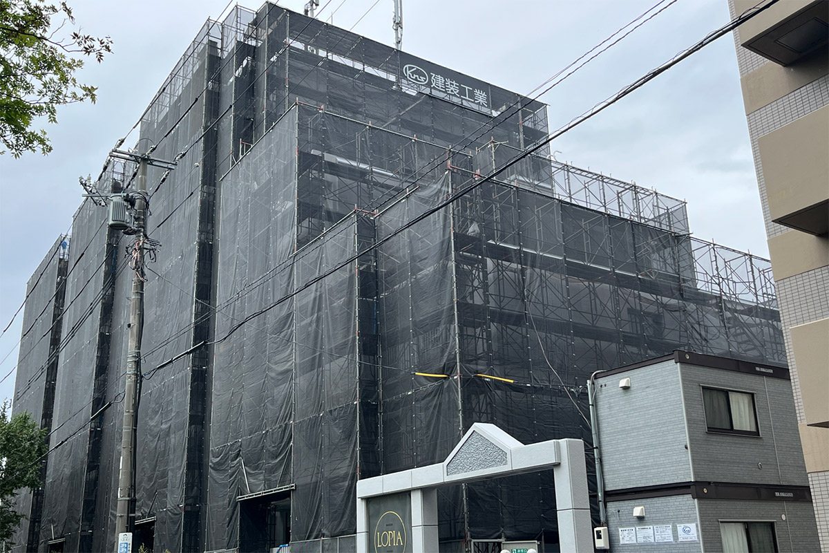 【現場取材レポート】札幌市「既存集合住宅外断熱改修事業補助金制度」第1号案件<br />
外断熱×大規模修繕で拓く、マンション再生の新時代――ロピア北21条管理組合、築31年からの革新