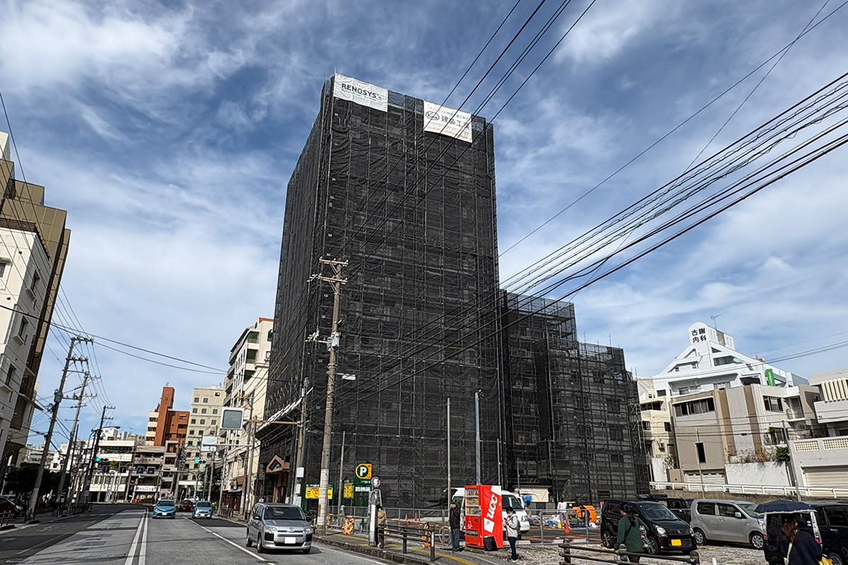 【現場取材レポート】地域に根ざす、その第一歩。建装工業・沖縄初案件の大規模修繕工事　〜エンゼルハイム泉崎/那覇市〜
